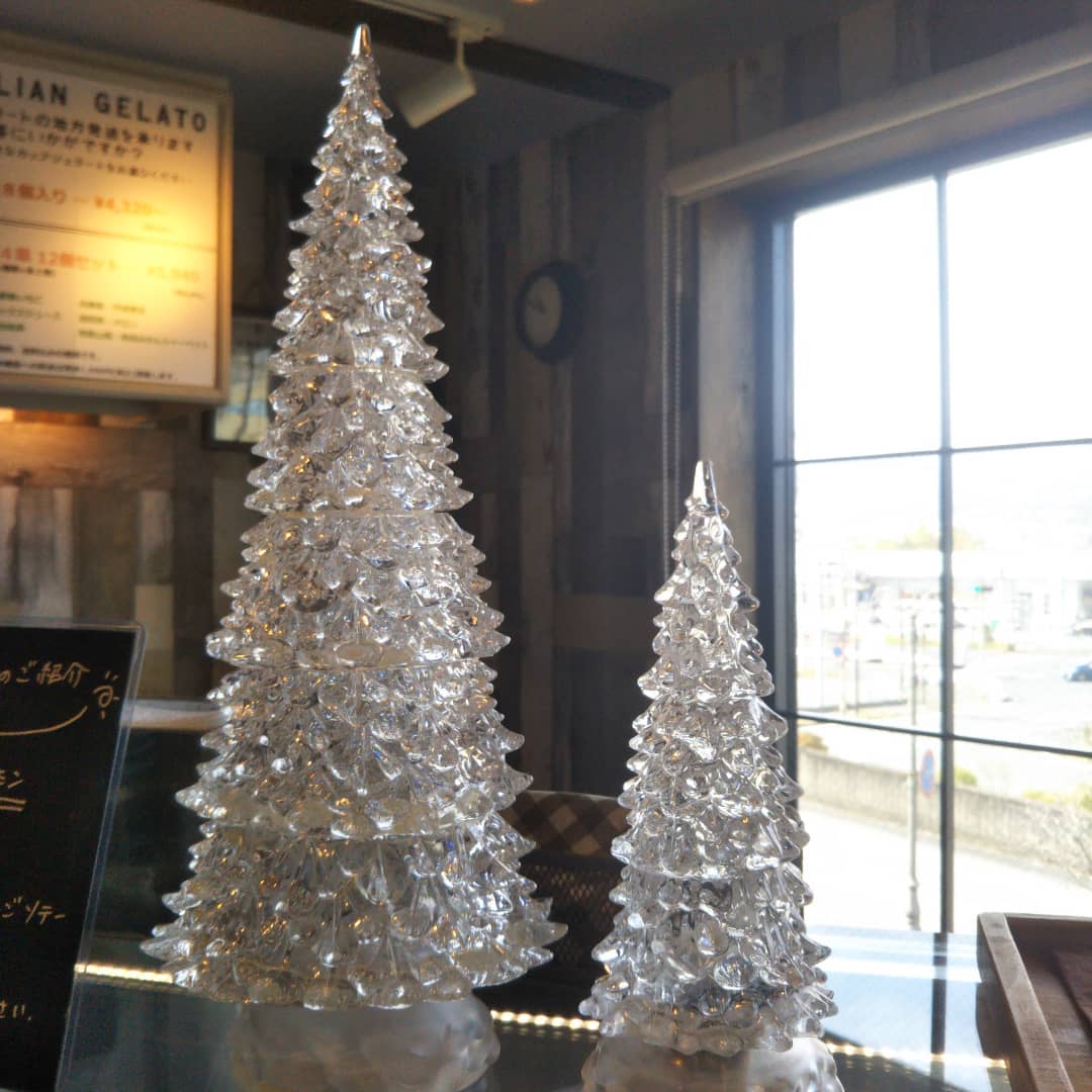 おはようございます✨✨
いつも、ご来店ありがとうございます!!
.
.
.
.
. 本日のランチメニューは 《パスタ》
豚ひき肉とレンコンのバジルソース 《ピザ》
ツナとニラのガーリックピザ 《ジェラート》
ぶどうシャーベット
.
. 【お知らせ】
. ディナーにご来店される場合は
時短営業している場合があるので、
必ずご予約をお願いいたします!! . ★奈良のGOTOイートのチケットが
マンマでも使えます!!
ぜひ、ご利用ください✨✨ ☆ランチタイムのご予約は
11時〜11時半までのご来店 ☆ディナータイムのご予約は
17時〜 ご予約はお電話にて承ります。
0745461085 皆様のご来店、お待ちしております✨✨ #奈良イタリアン #奈良ジェラート #奈良ランチ #奈良パスタ #奈良ピザ #生駒イタリアン#生駒ジェラート #生駒ランチ #生駒パスタ#生駒ピザ #奈良カフェ#クラフトビール#奈良クラフトビール#生駒クラフトビール#テイクアウト#奈良テイクアウト#生駒テイクアウト
#mamma #サイクリング#ウォーキング#ハイキング #gotoeat奈良 #gotoeat#goto #生駒カフェ #ジェラート #ランニング#カフェ巡り#コロナに負けるな